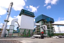 Overview of biomass energy pros and cons, showing how organic materials are turned into renewable energy.